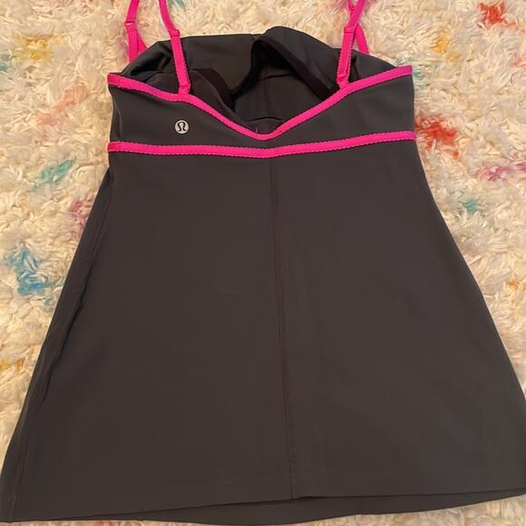 Lululemon Gray and Hot Pink Ariel Top Size 4 - Picture 5 of 7